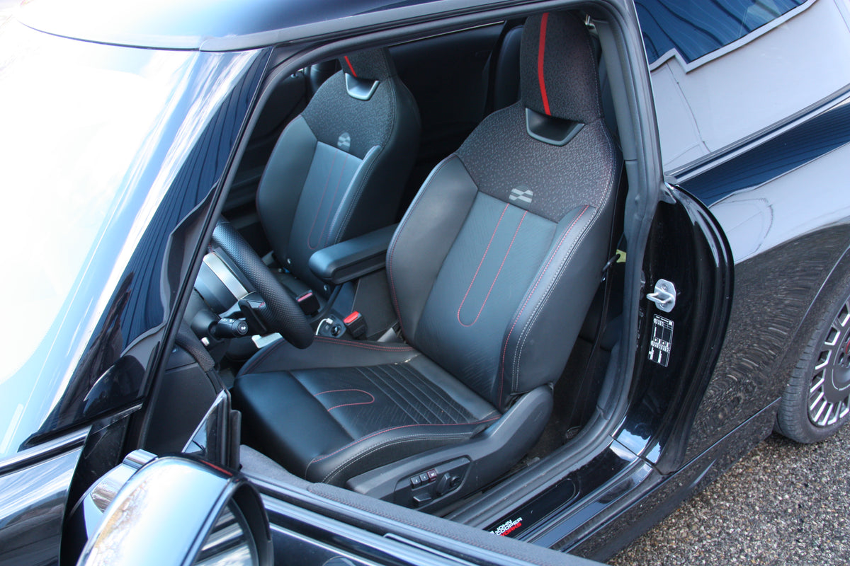 Mini Cooper JCW 231ch 3 portes DKG7 / 21.900km / 41.900€