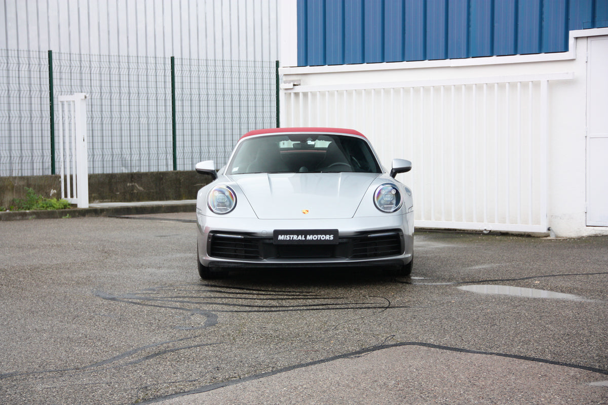 Porsche 992 Carrera S Cabriolet / 35.900km / 127.900€ / 2019
