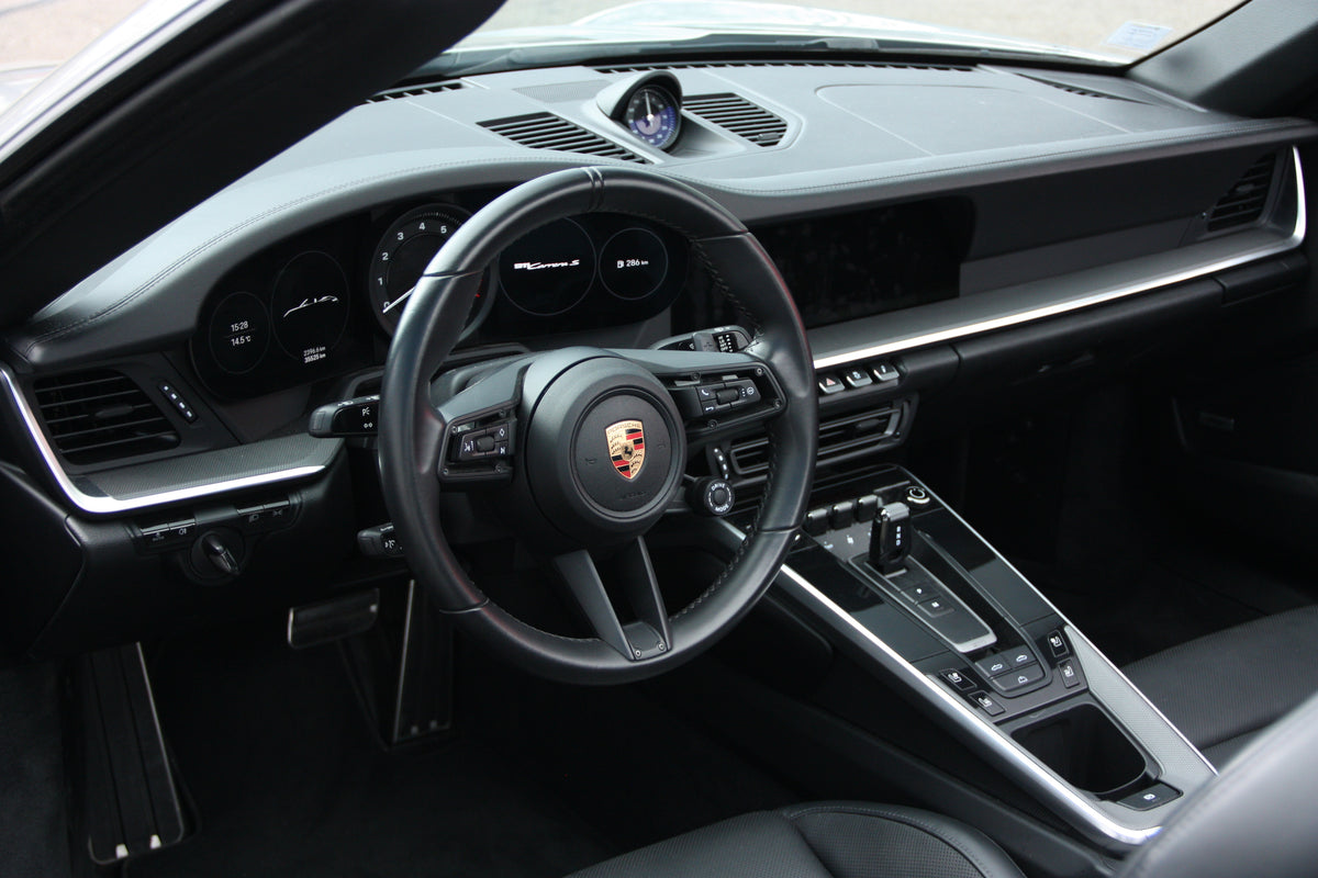 Porsche 992 Carrera S Cabriolet / 35.900km / 127.900€ / 2019