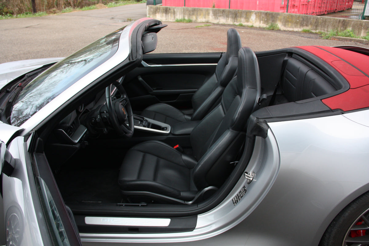 Porsche 992 Carrera S Cabriolet / 35.900km / 127.900€ / 2019