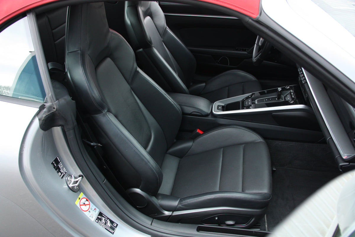 Porsche 992 Carrera S Cabriolet / 35.900km / 127.900€ / 2019