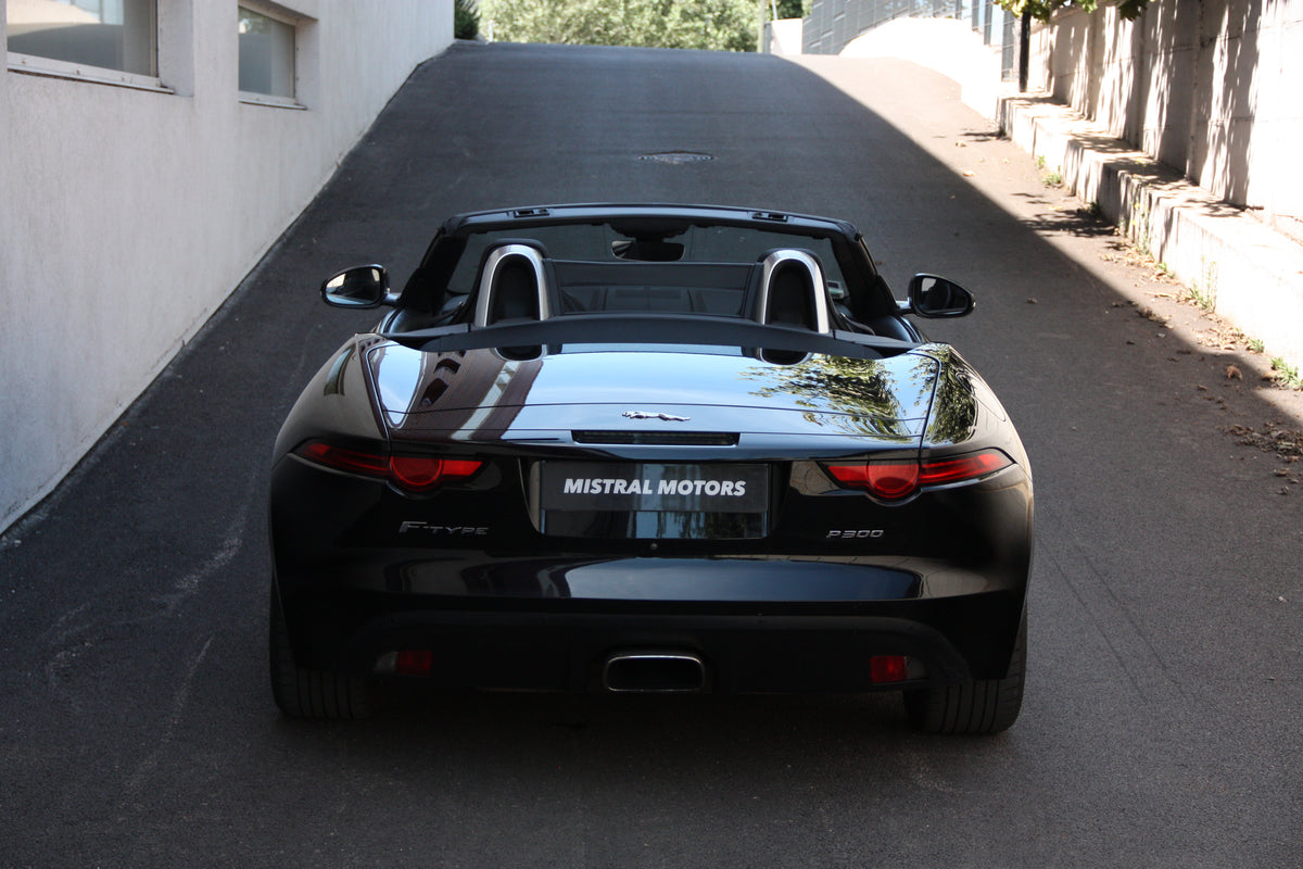 Jaguar f type cabriolet noir R-dynamic Bva8