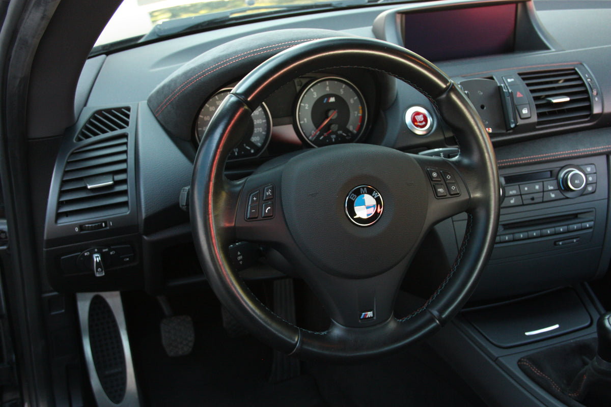 BMW 1M 3.0L 340ch / 2011 / 74.700km / 59.900€
