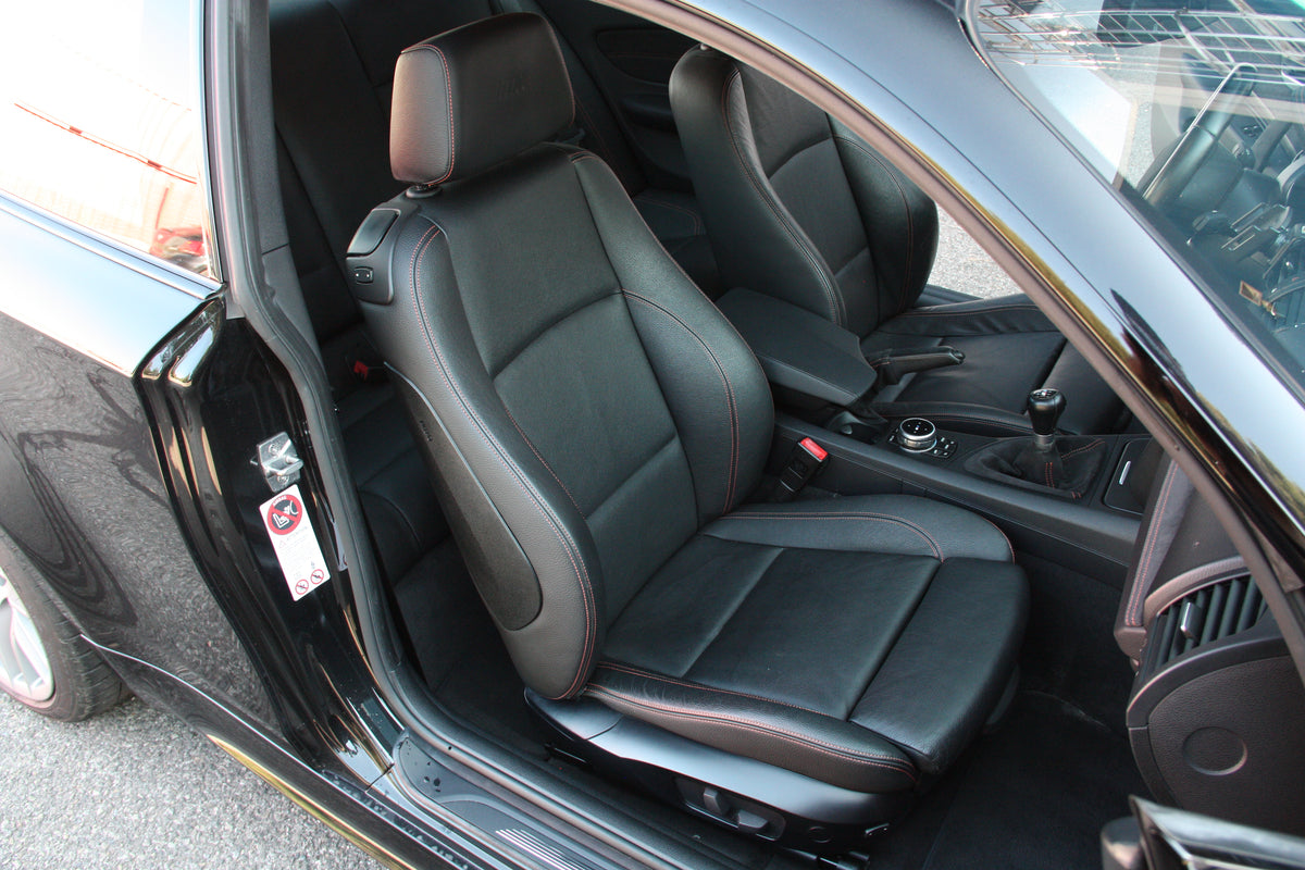 BMW 1M 3.0L 340ch / 2011 / 74.700km / 59.900€