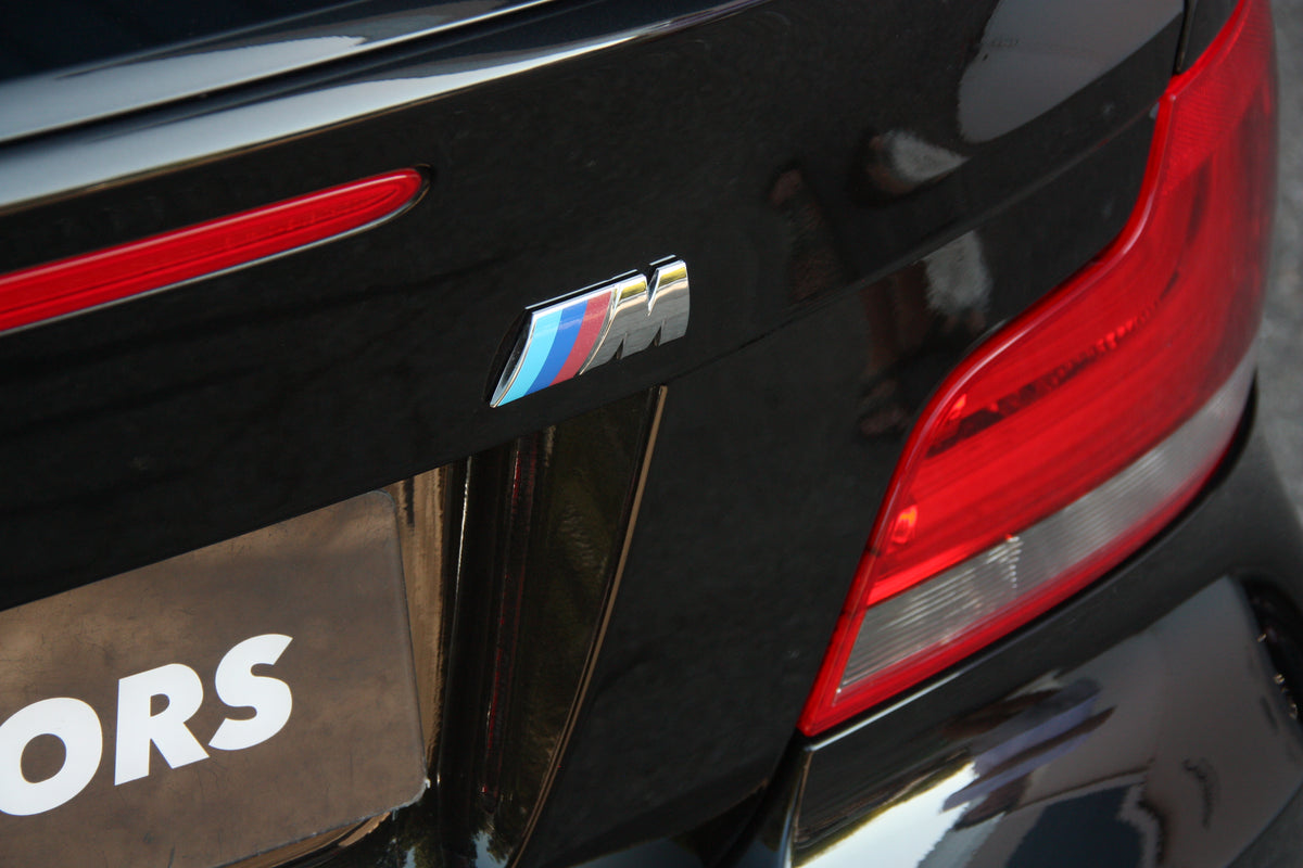 BMW 1M 3.0L 340ch / 2011 / 74.700km / 59.900€