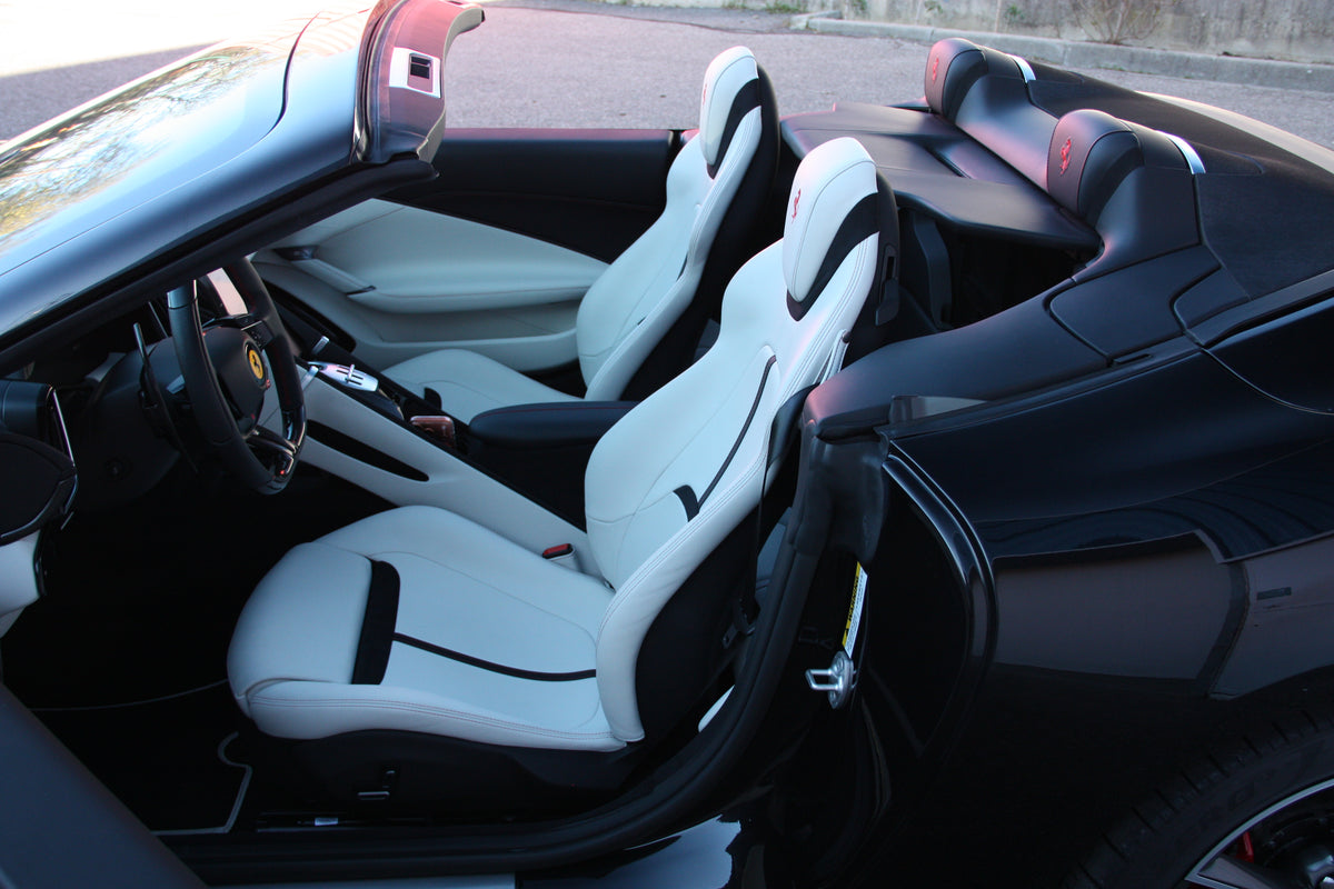 Ferrari Roma Spider / 1.480km / 345.000€ / 2024