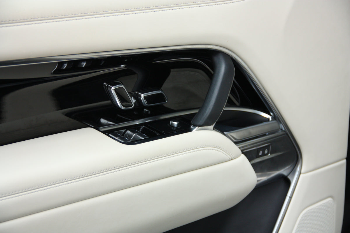 Range Rover 3.0 P510e 510ch PHEV HSE SWB / 59.700km / 109.900€