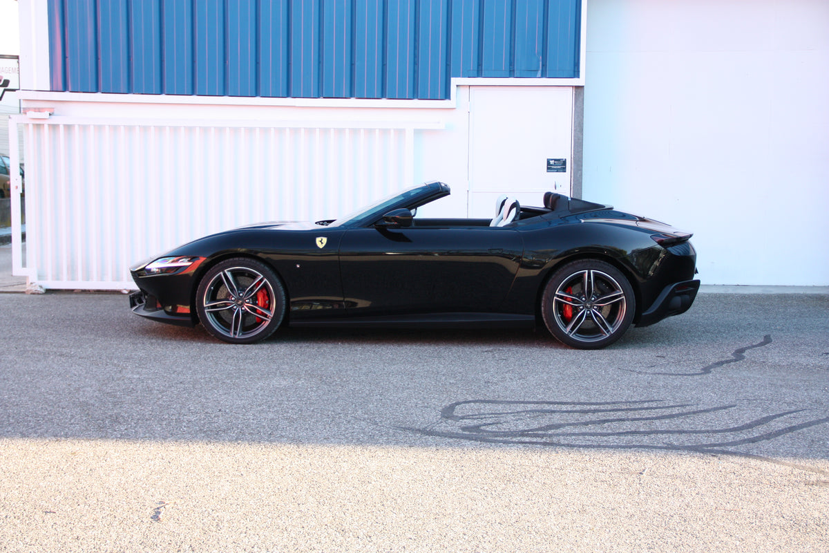 Ferrari Roma Spider / 1.480km / 345.000€ / 2024