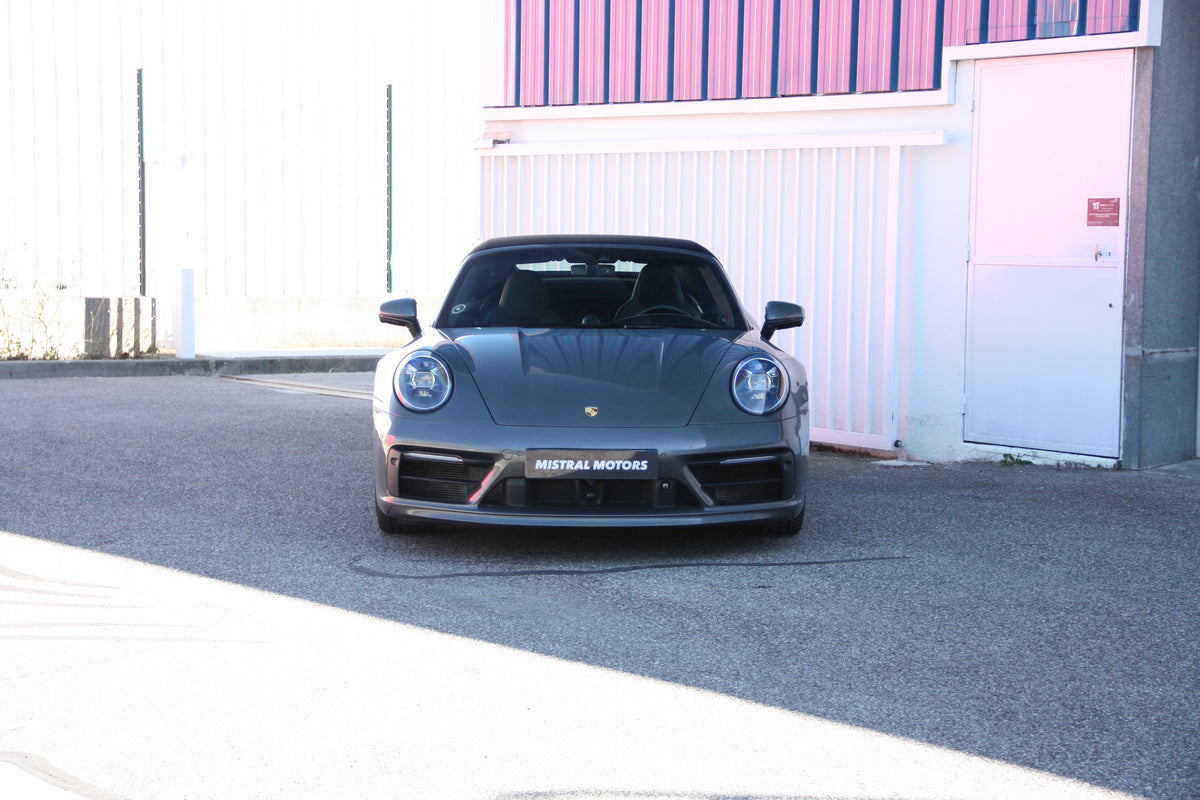 Porsche 992 4S Cabriolet / 62.500km / 131.900€ / 2019