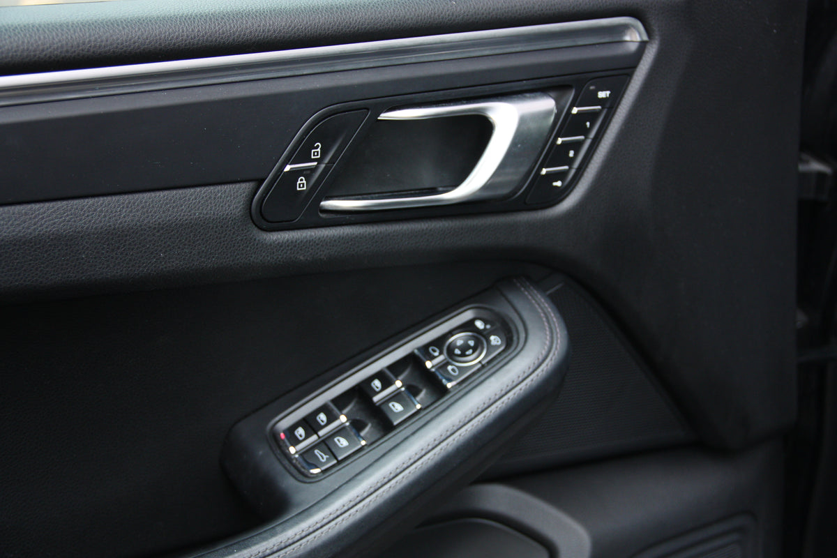 Porsche Macan 2.0L 245ch PDK / 64.900€ 