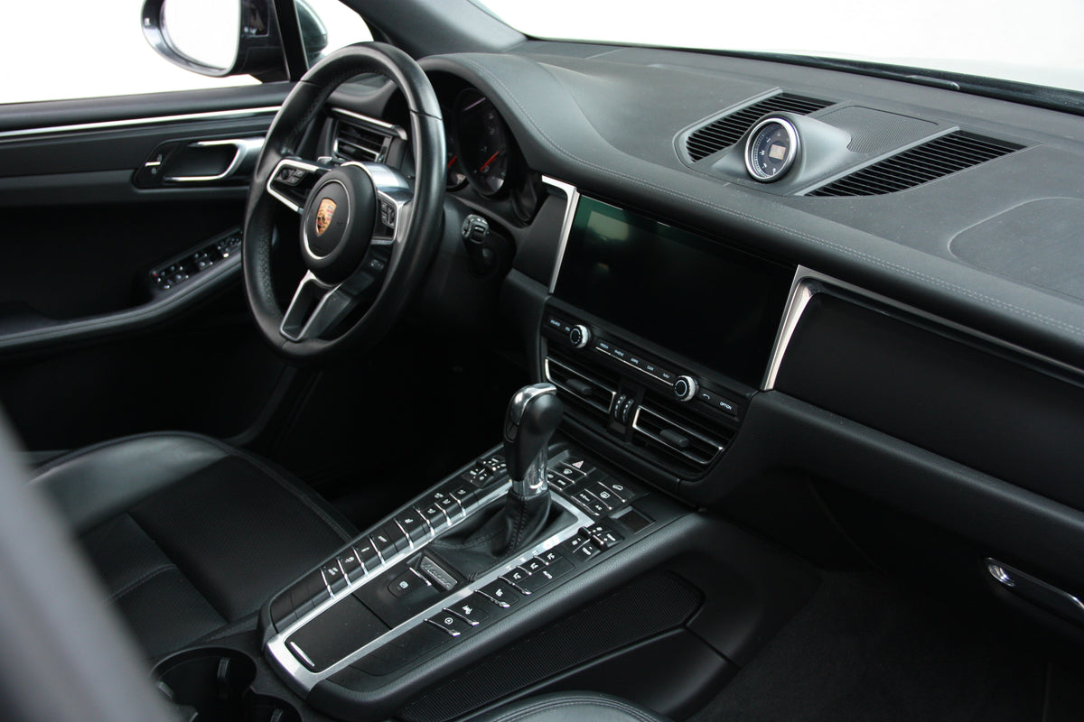 Porsche Macan 2.0L 245ch PDK / 64.900€ 