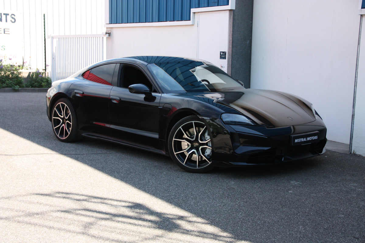 Porsche Taycan Turbo / 13.500km / 129.900€ / 2025