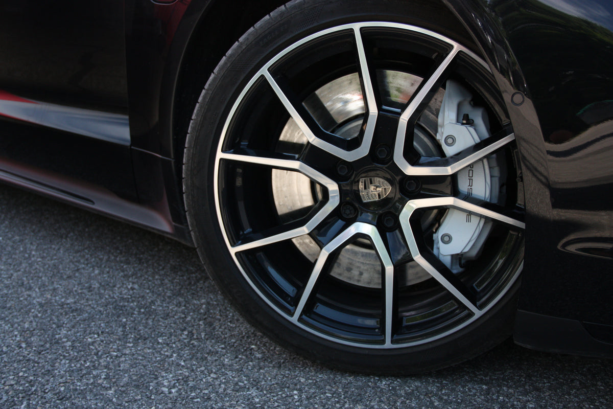 Porsche Taycan Turbo / 13.500km / 129.900€ / 2025