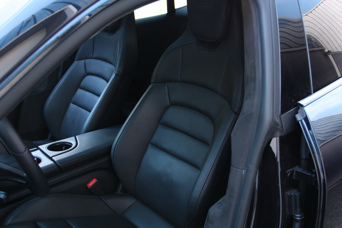 Porsche Taycan Turbo / 13.500km / 129.900€ / 2025