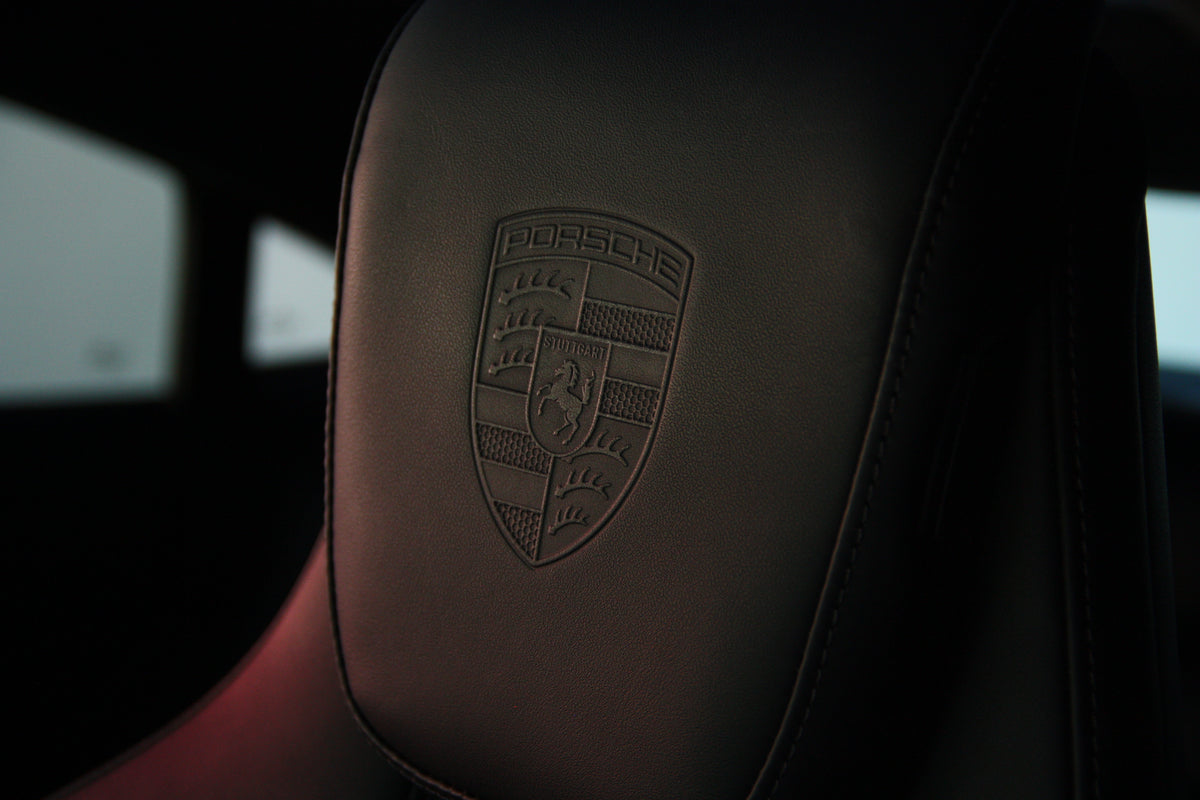 Porsche Taycan Turbo / 13.500km / 129.900€ / 2025