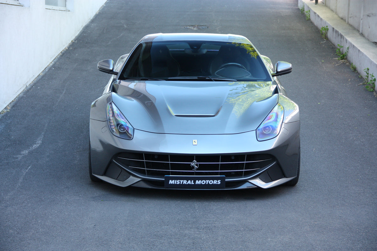 Ferrari F12 Berlinetta V12 6.3L 740ch / 238.900€