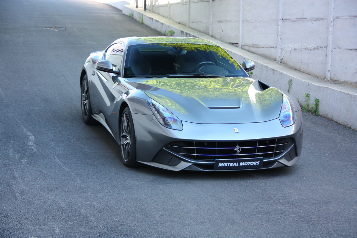 Ferrari F12 Berlinetta V12 6.3L 740ch / 238.900€