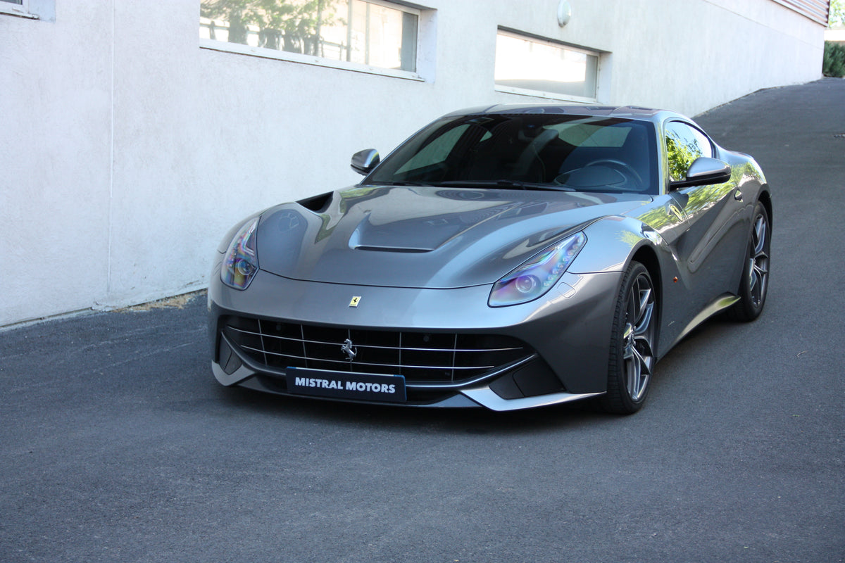 Ferrari F12 Berlinetta V12 6.3L 740ch / 238.900€