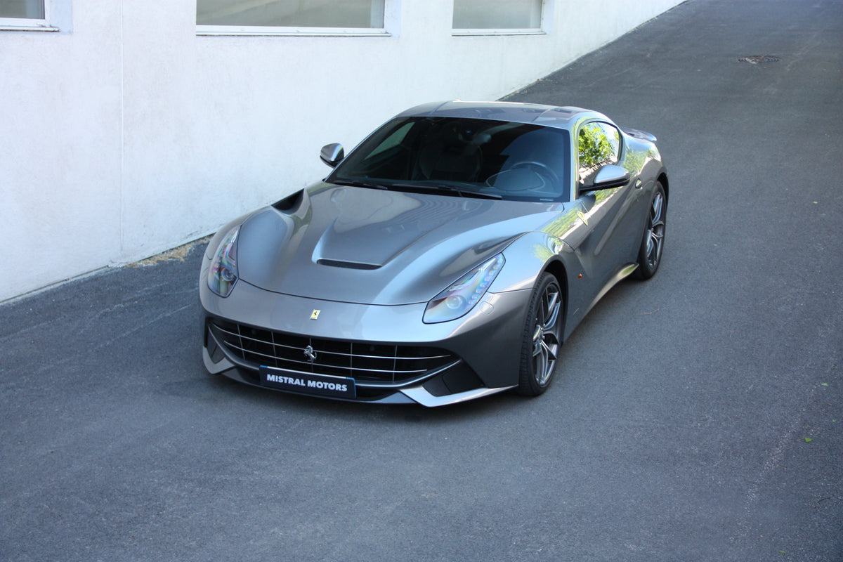 Ferrari F12 Berlinetta V12 6.3L 740ch / 238.900€