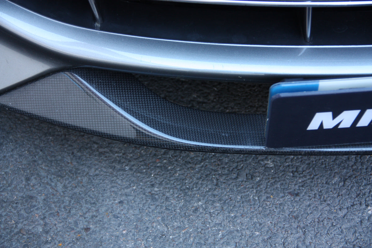 Ferrari F12 Berlinetta V12 6.3L 740ch / 238.900€