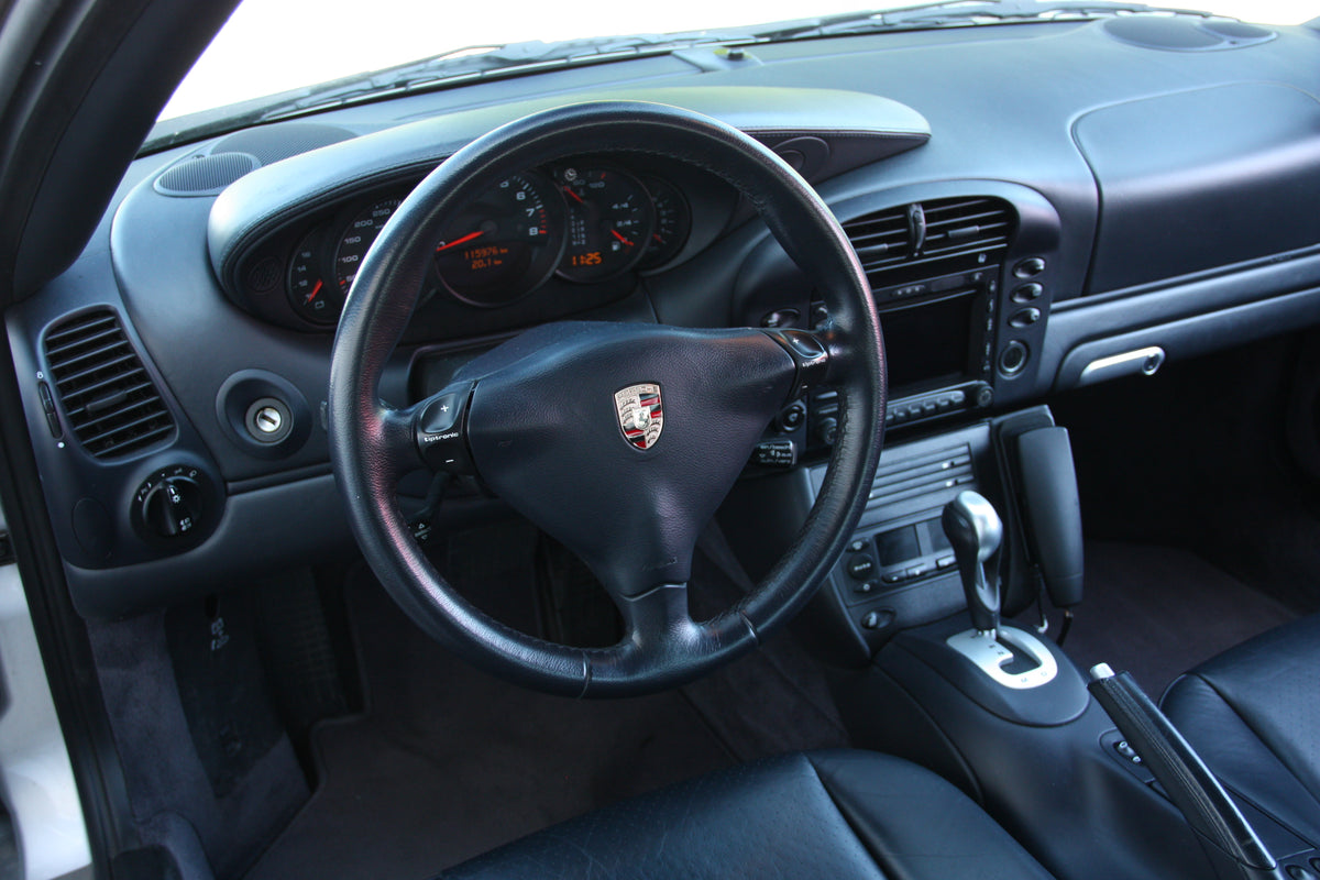 Porsche 911 996 Carrera 4S coupe 3.6l 320ch /117.000km/ 43.900€