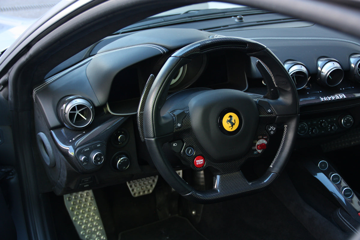 Ferrari F12 Berlinetta V12 6.3L 740ch / 238.900€