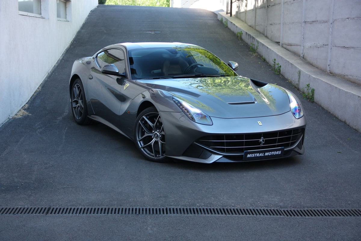 Ferrari F12 Berlinetta V12 6.3L 740ch / 238.900€