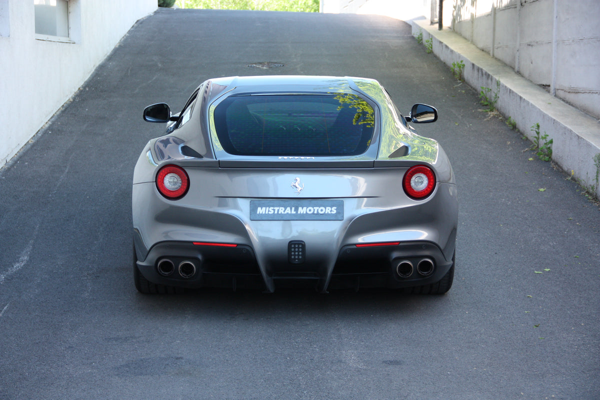 Ferrari F12 Berlinetta V12 6.3L 740ch / 238.900€