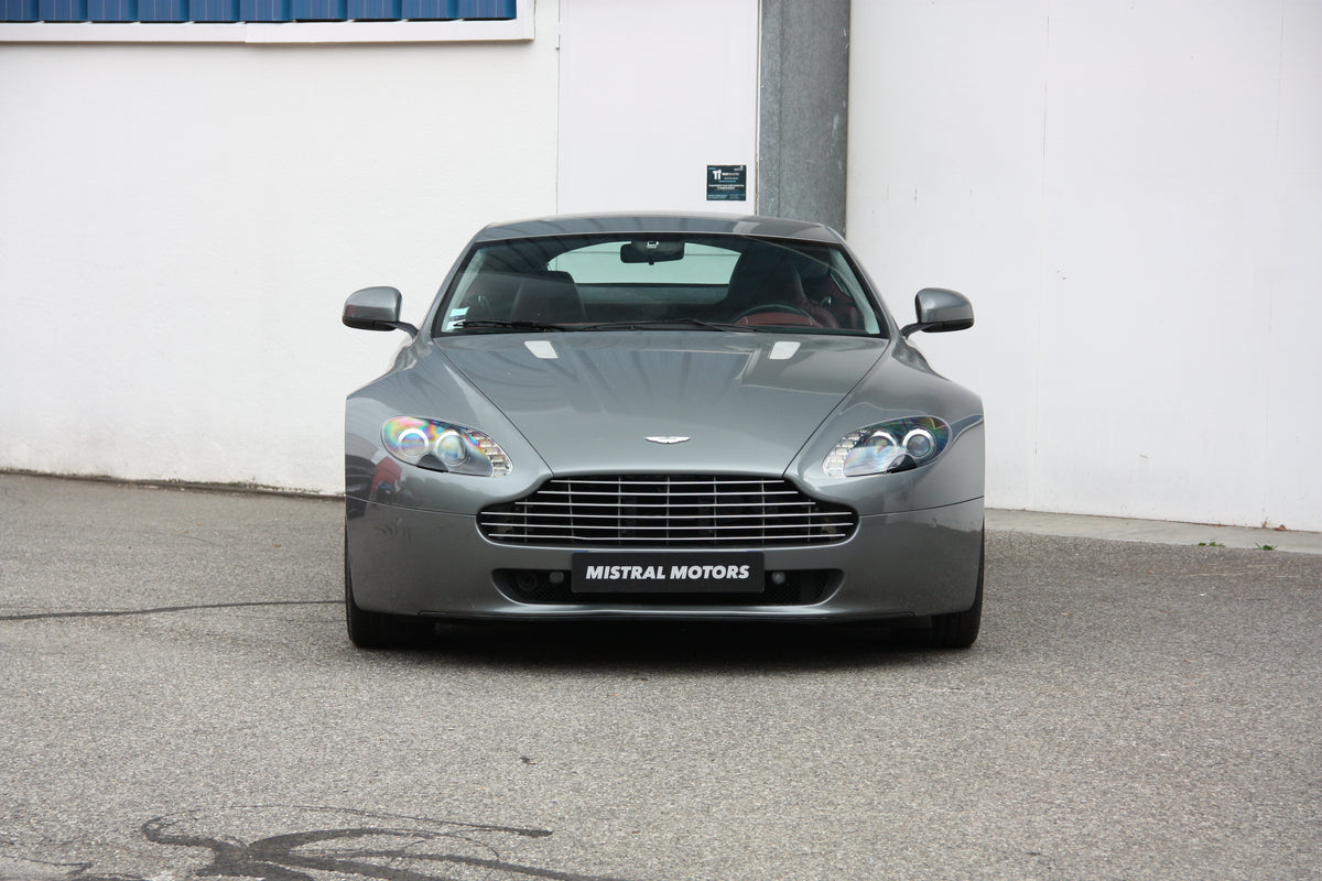 Aston Martin Vantage 4.7L BVM / 2010 / 61.500km / 67.900€