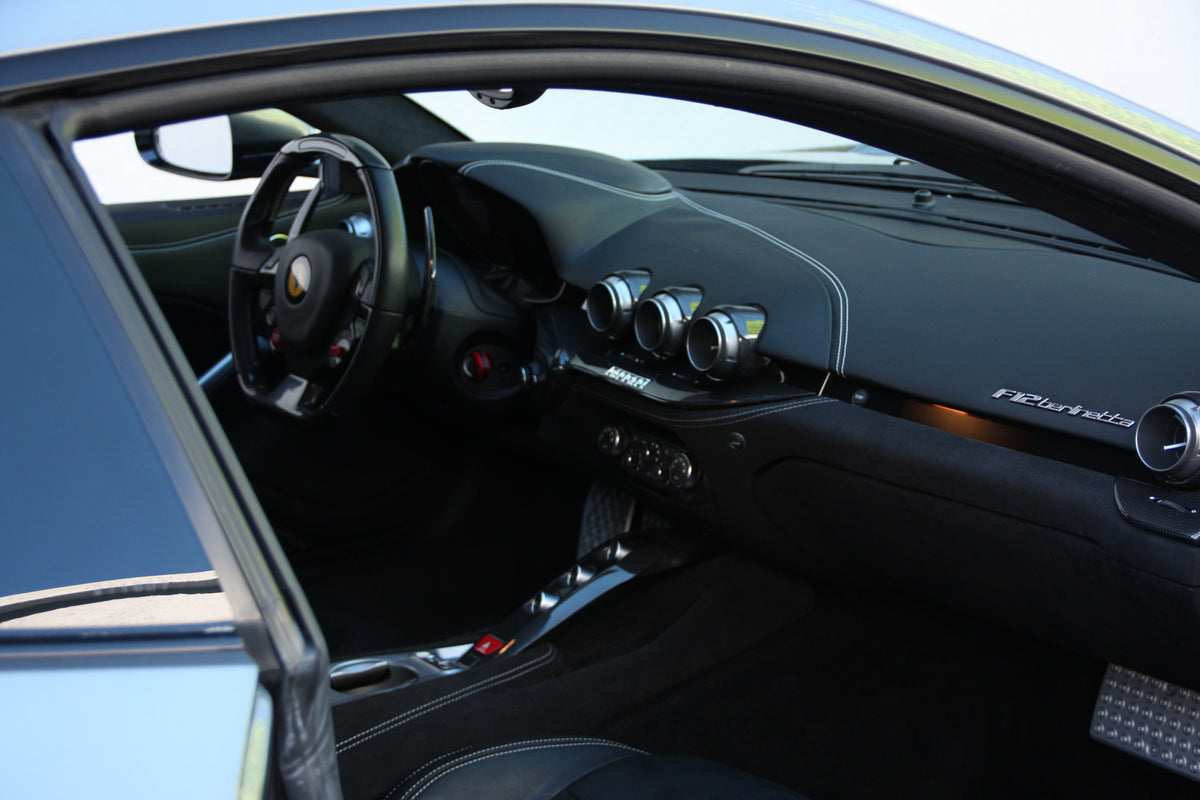 Ferrari F12 Berlinetta V12 6.3L 740ch / 238.900€