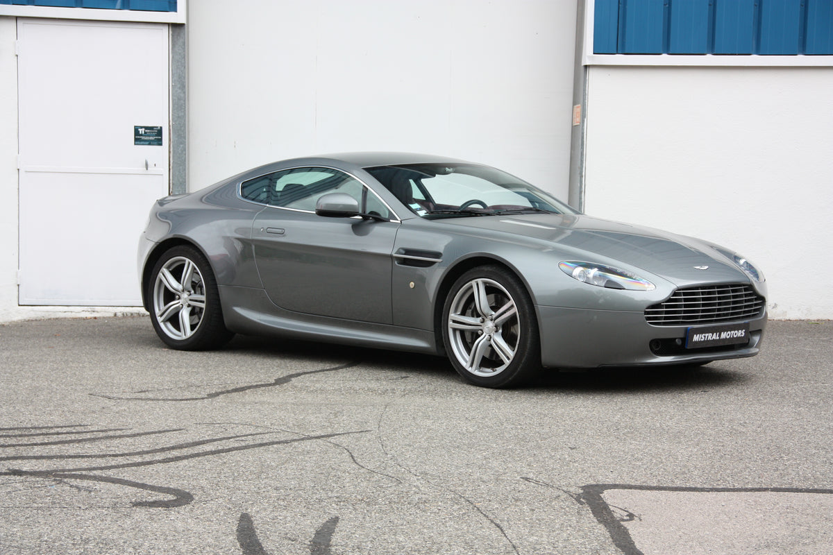 Aston Martin Vantage 4.7L BVM / 2010 / 61.500km / 67.900€