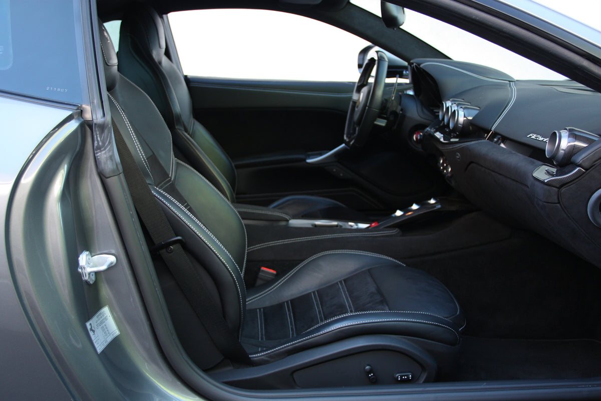Ferrari F12 Berlinetta V12 6.3L 740ch / 238.900€