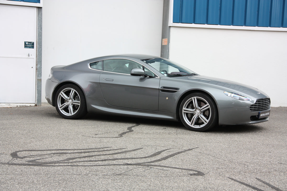 Aston Martin Vantage 4.7L BVM / 2010 / 61.500km / 67.900€