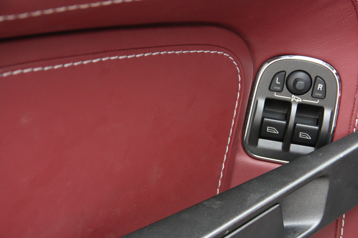 Aston Martin Vantage 4.7L BVM / 2010 / 61.500km / 67.900€
