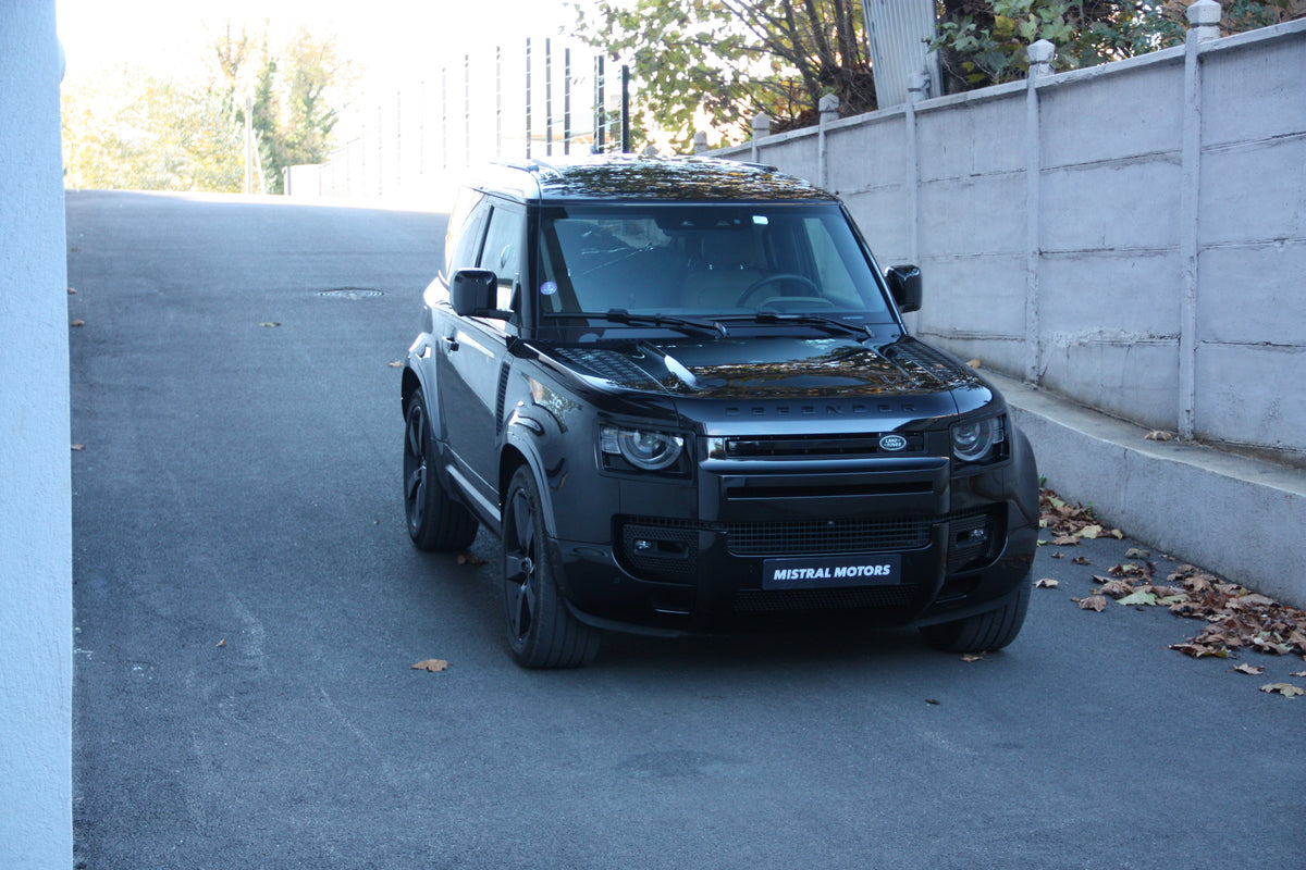 Land Rover Defender 90 P400 HSE X Dynamic / 18.900km / 94.900€