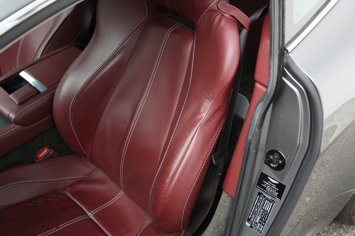 Aston Martin Vantage 4.7L BVM / 2010 / 61.500km / 67.900€