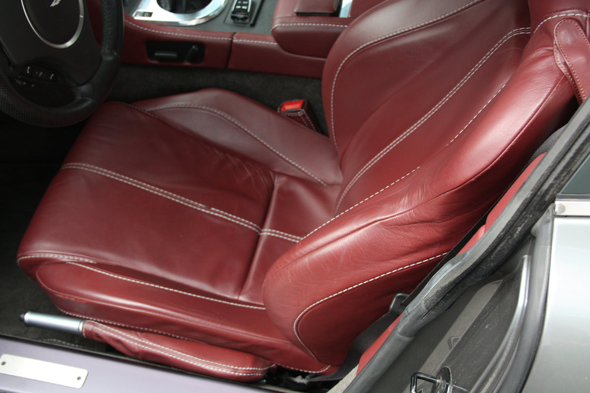 Aston Martin Vantage 4.7L BVM / 2010 / 61.500km / 67.900€