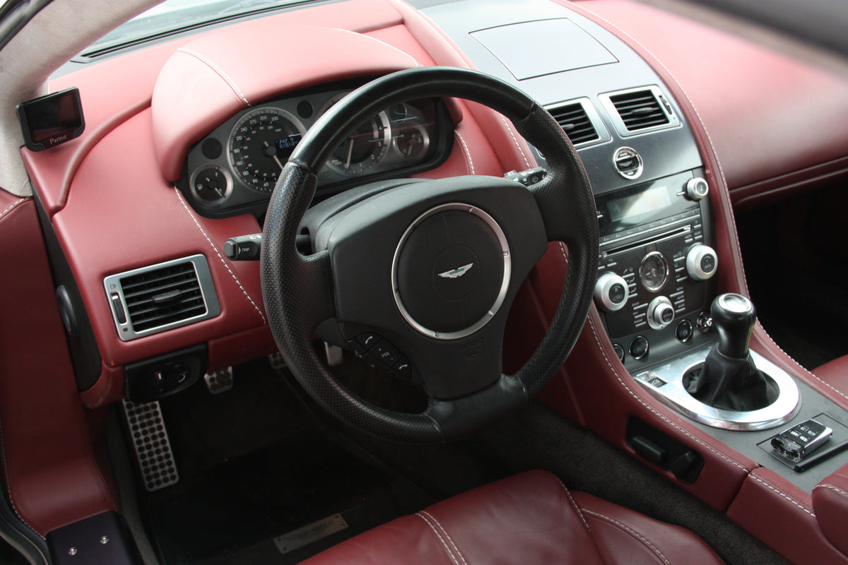 Aston Martin Vantage 4.7L BVM / 2010 / 61.500km / 67.900€