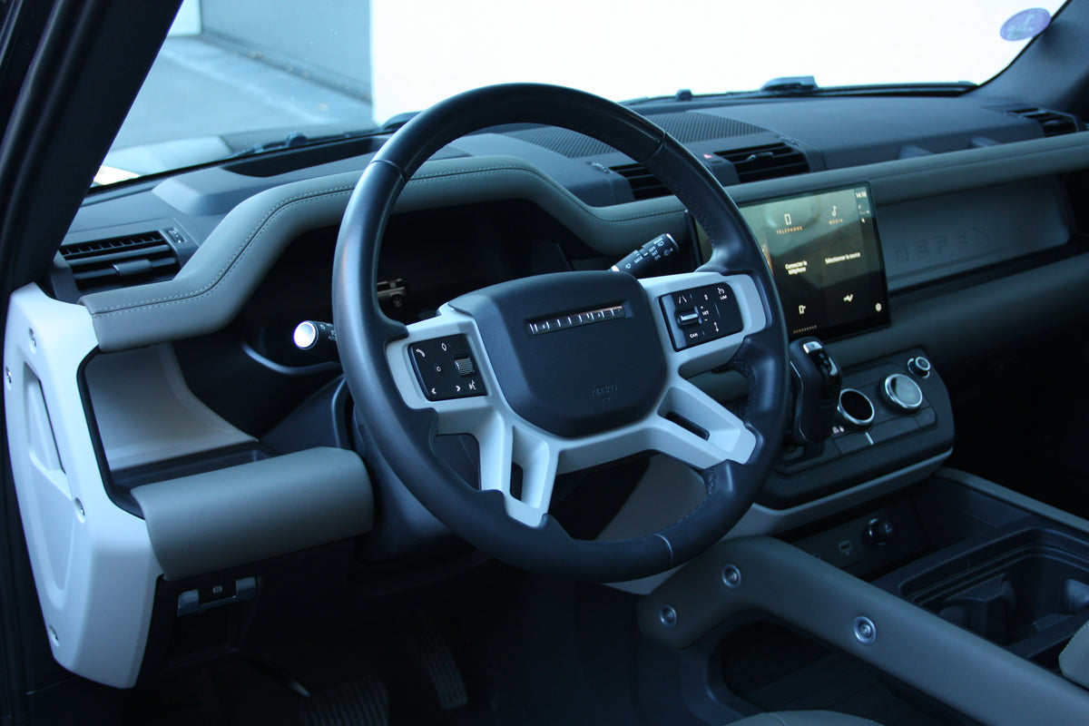 Land Rover Defender 90 P400 HSE X Dynamic / 18.900km / 94.900€