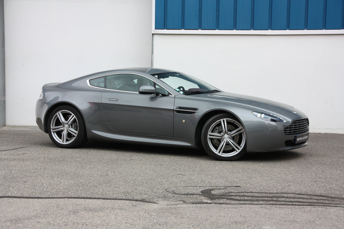 Aston Martin Vantage 4.7L BVM / 2010 / 61.500km / 67.900€