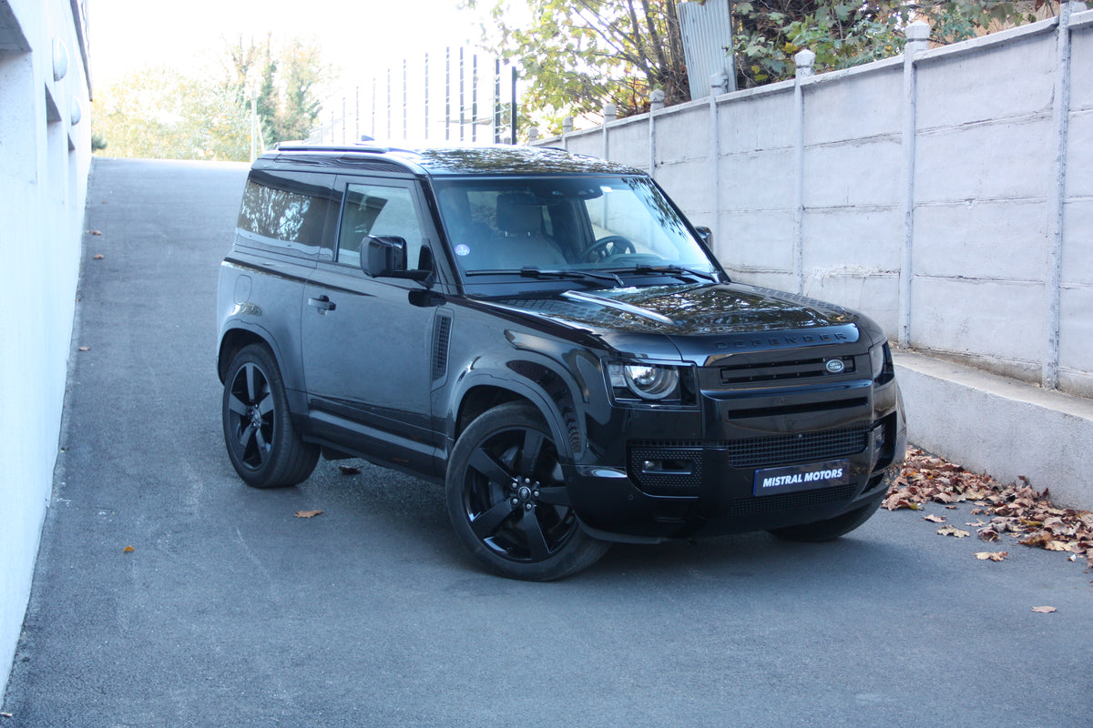 Land Rover Defender 90 P400 HSE X Dynamic / 18.900km / 94.900€