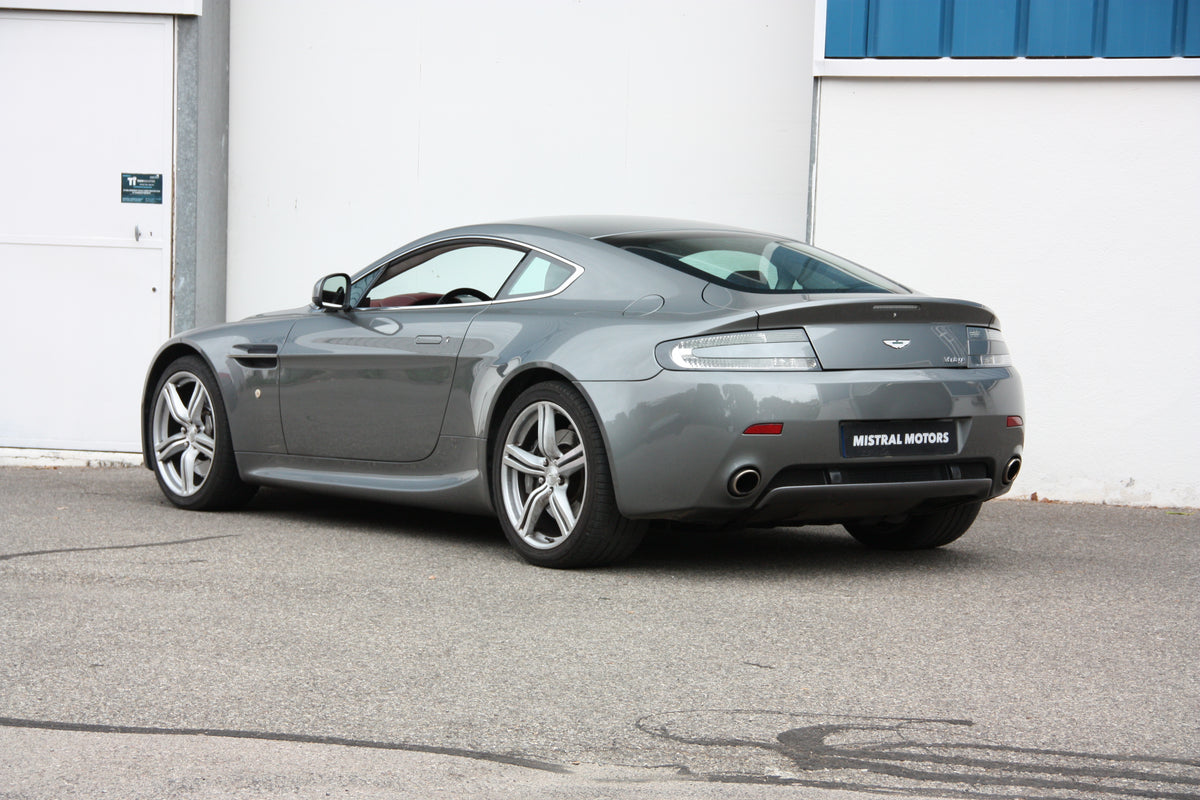 Aston Martin Vantage 4.7L BVM / 2010 / 61.500km / 67.900€