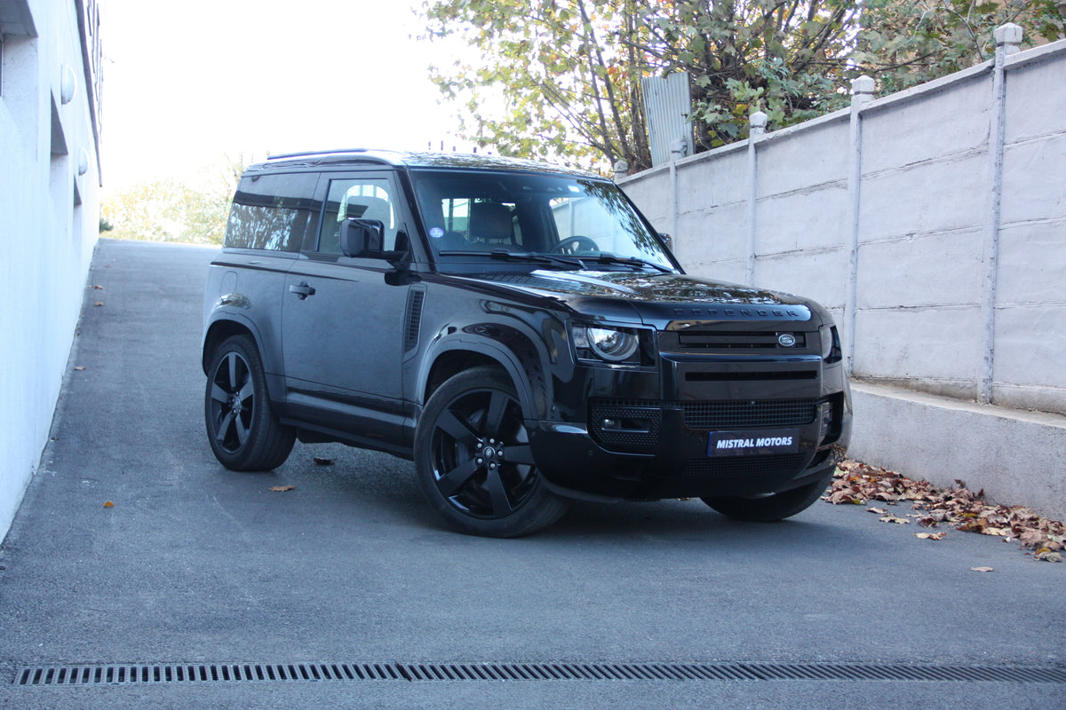 Land Rover Defender 90 P400 HSE X Dynamic / 18.900km / 94.900€