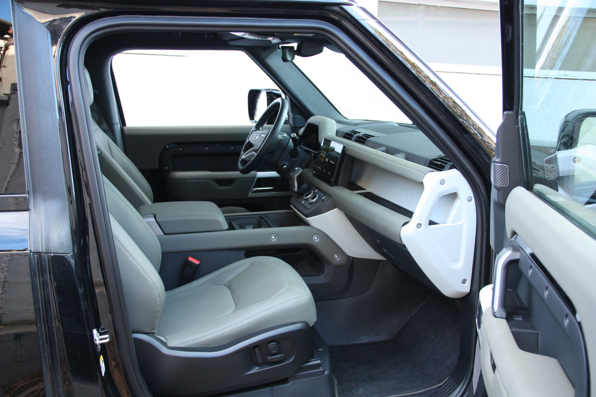 Land Rover Defender 90 P400 HSE X Dynamic / 18.900km / 94.900€