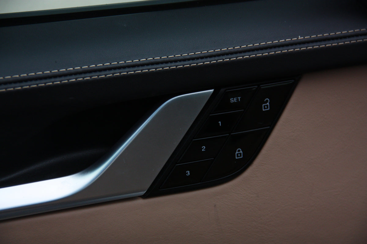 Porsche 992 Turbo S Cabriolet / 40.000km / 227.900€