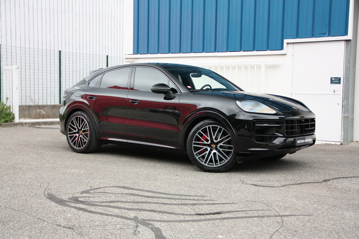 Porsche Cayenne S Coupe 3.0L 519ch E-Hybrid / 30.000km / 139.900€