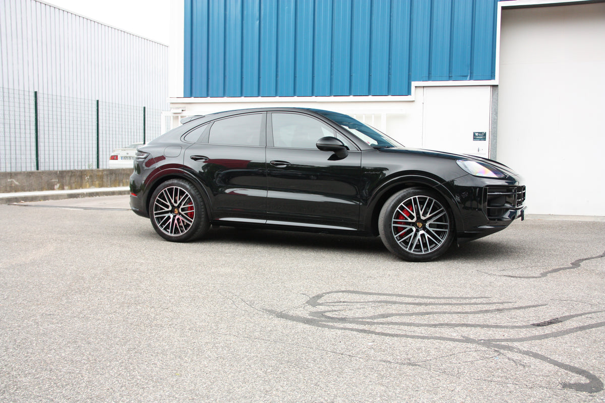 Porsche Cayenne S Coupe 3.0L 519ch E-Hybrid / 30.000km / 139.900€