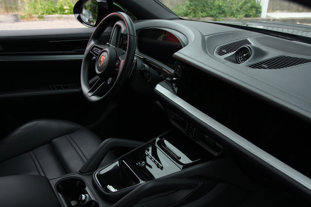 Porsche Cayenne S Coupe 3.0L 519ch E-Hybrid / 30.000km / 139.900€