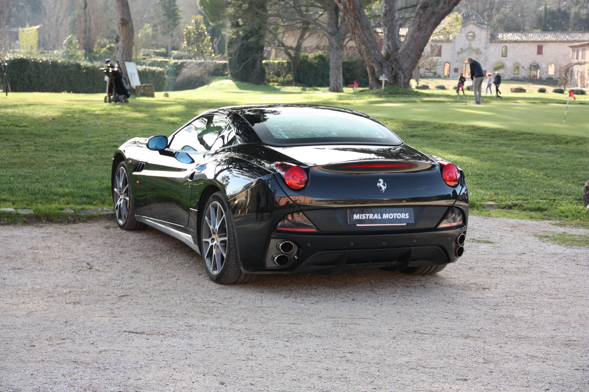 Ferrari California 30 490cv / 49.500km / 127.900€