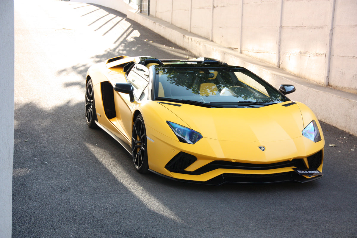 Lamborghini Aventador S Roadster / 28.000km / 394.900€